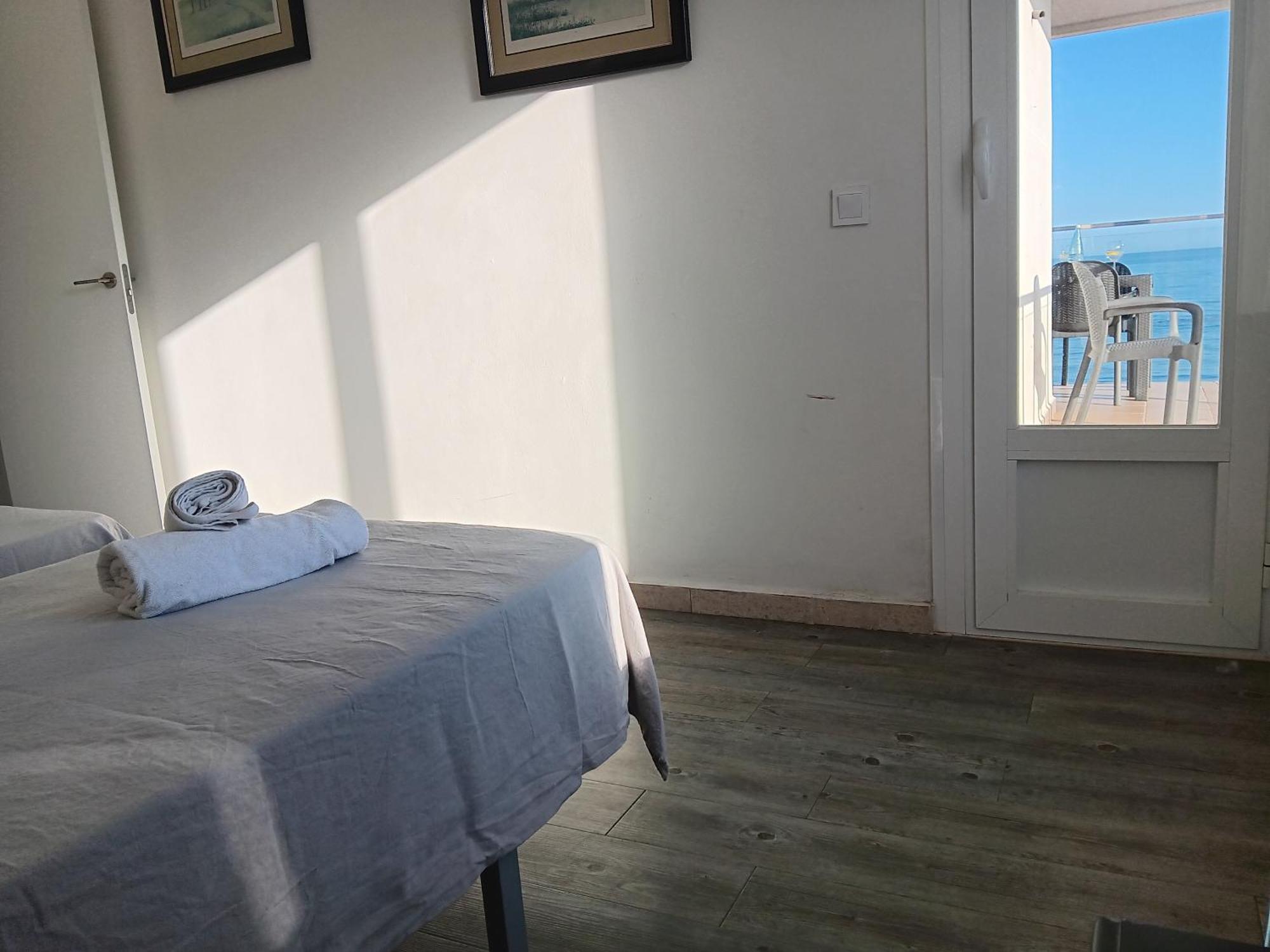 Alojamiento Iberia Playa Estepona Exterior foto